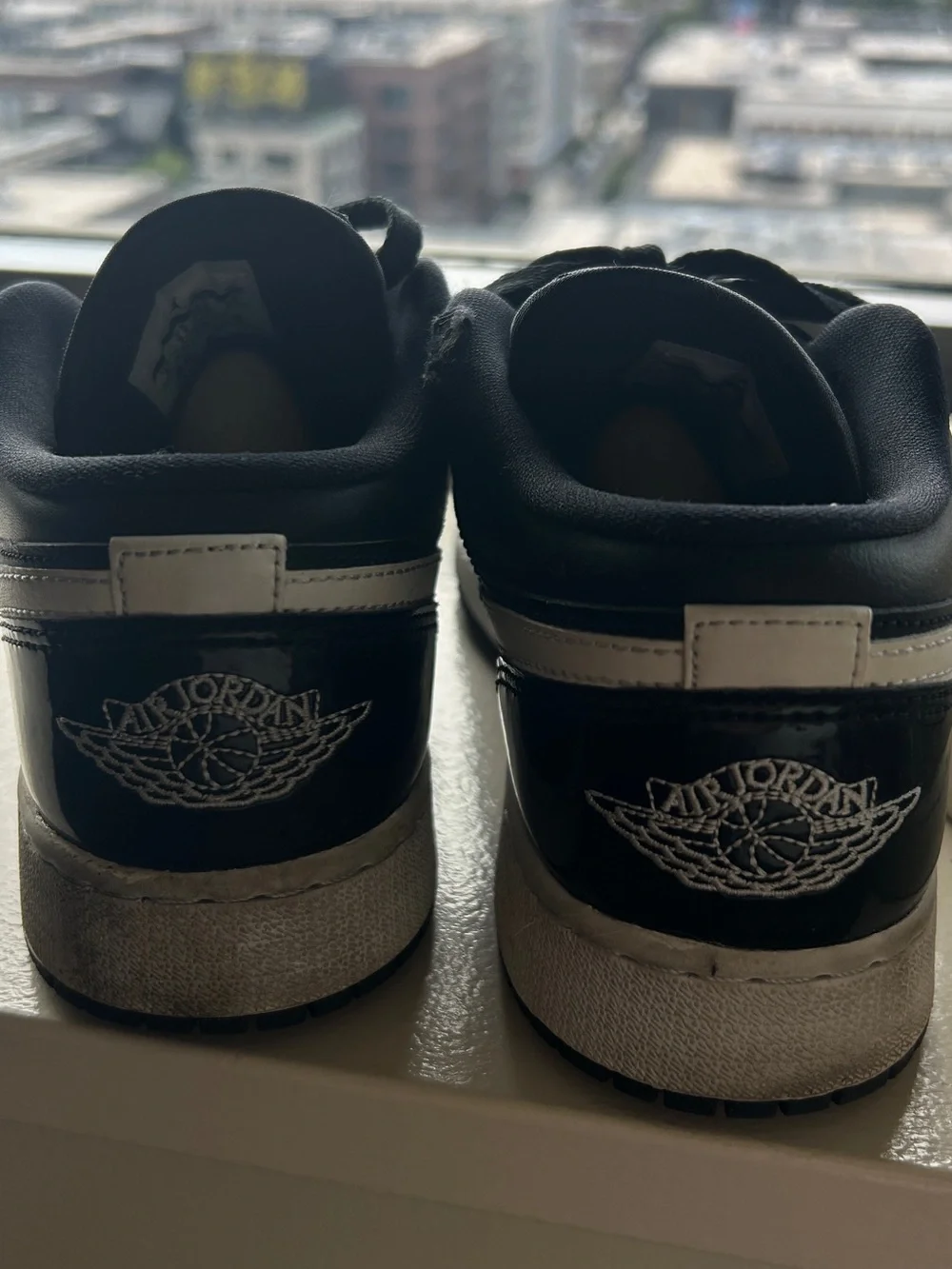 Nike Air Jordan 1 Low — Black / White